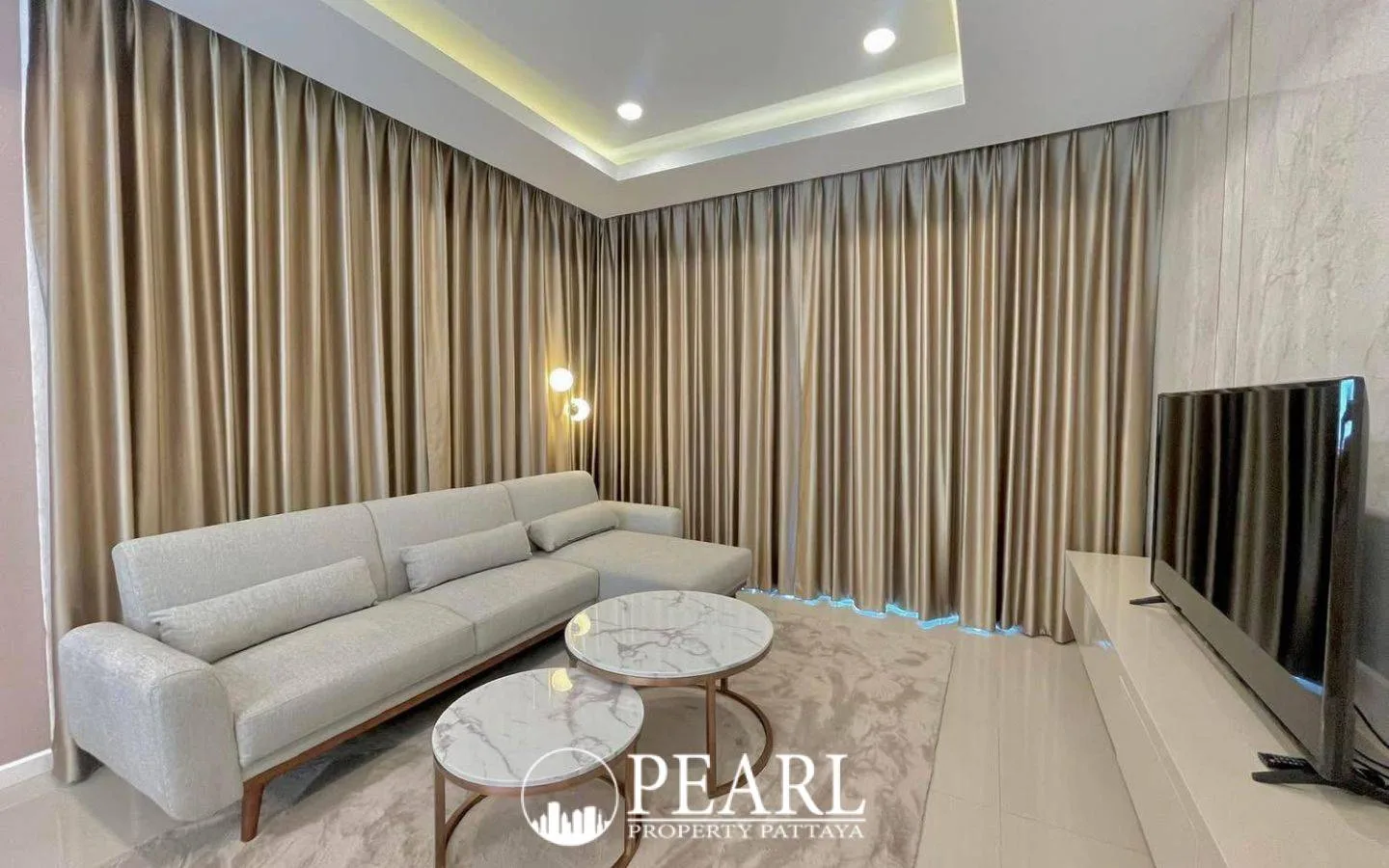 3 Bedroom House for Sale in Patta Ville master bedroom with en-suite