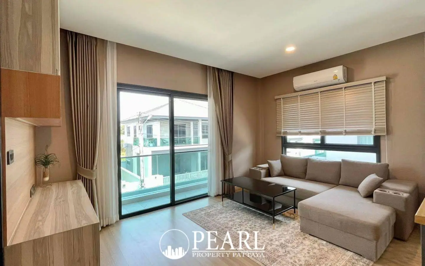 3 Bedroom House for Sale in Patta Ville second bedroom with natural light