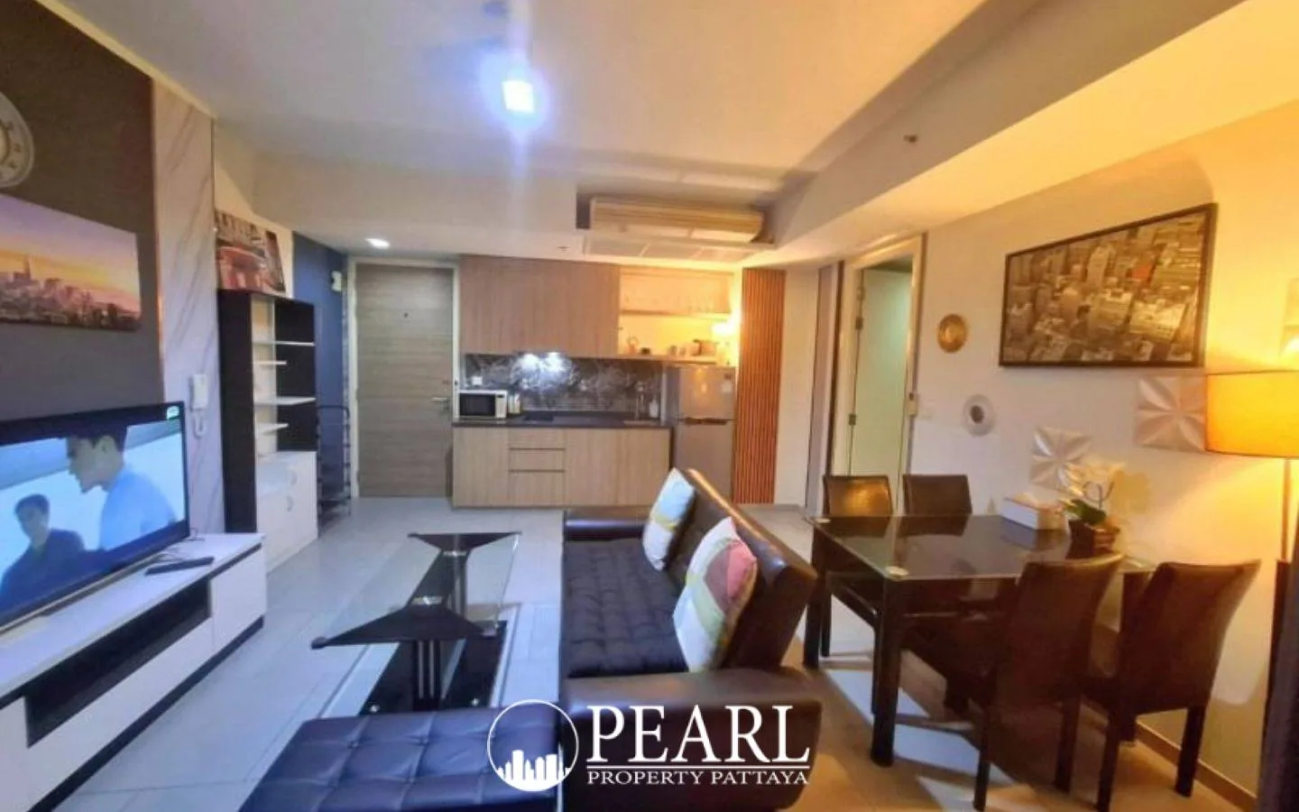 1 Bedroom Condo for Sale in Zire Wongamat kitchen with appliances