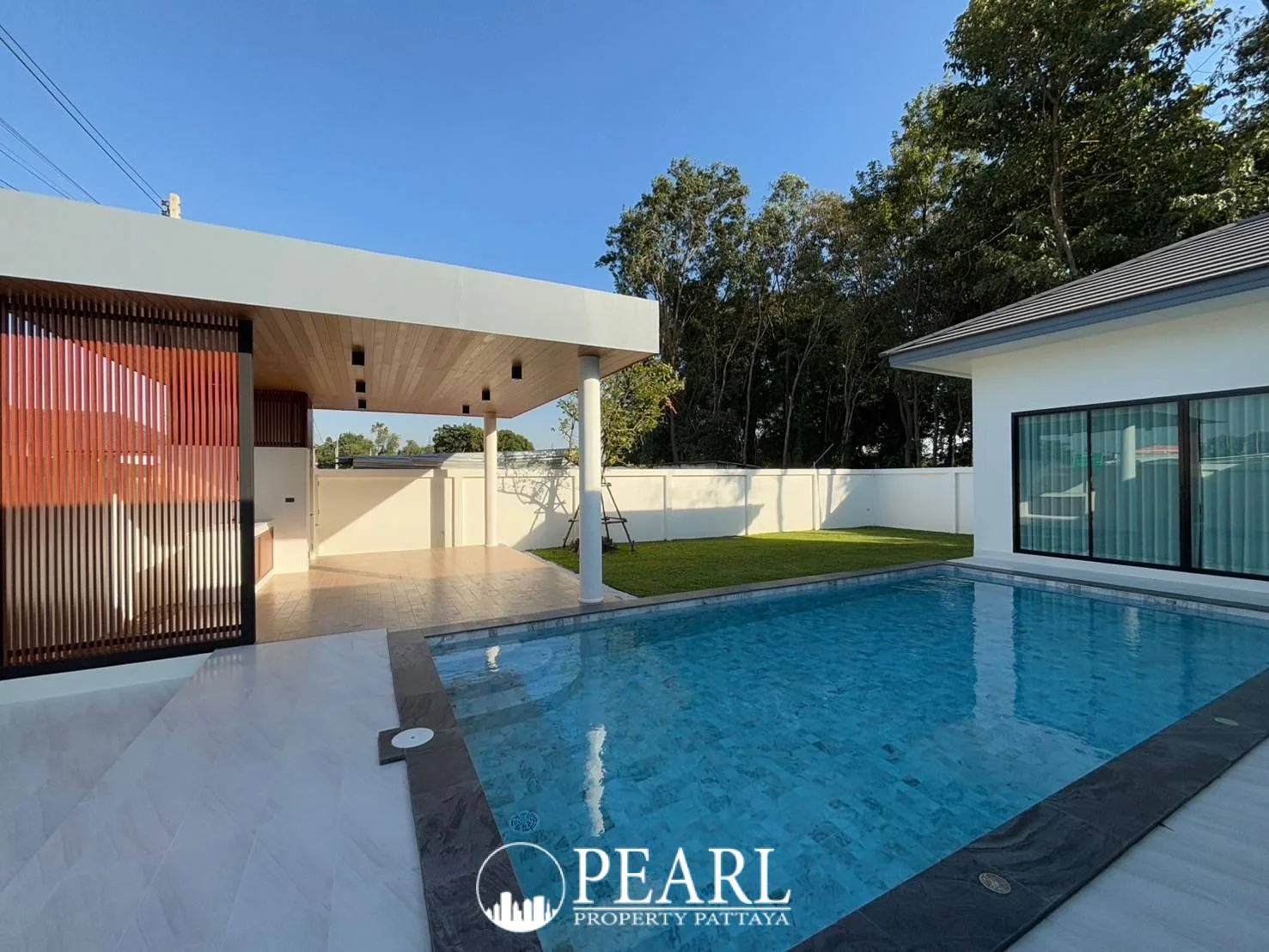 3 Bedroom House for Sale in East Pattaya private swimming pool