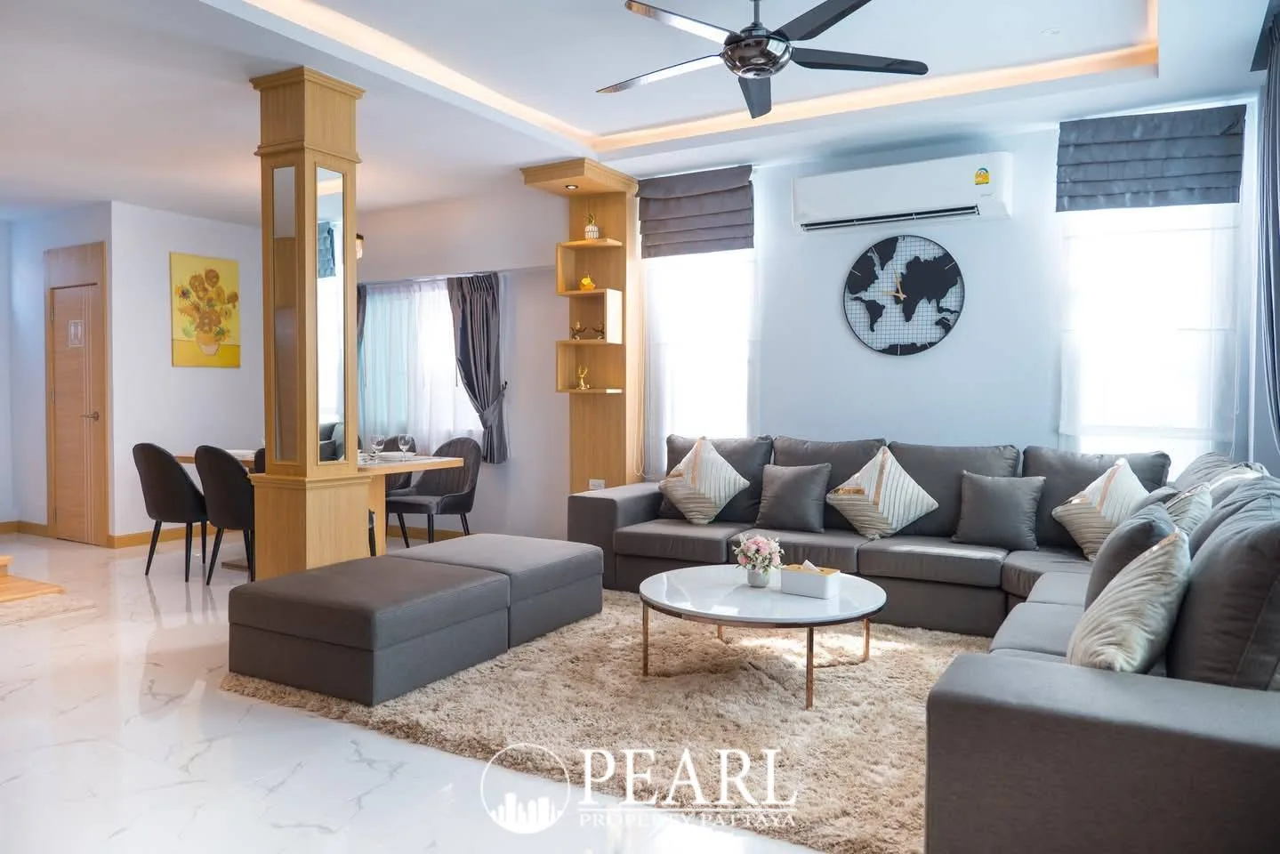 4 Bedroom House for Sale in Suksabai Villa master bedroom with ensuite