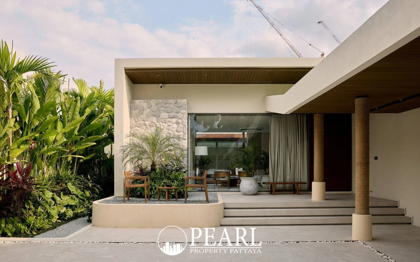 3 Bedroom Villa for Sale in Na Chom Thian modern living room