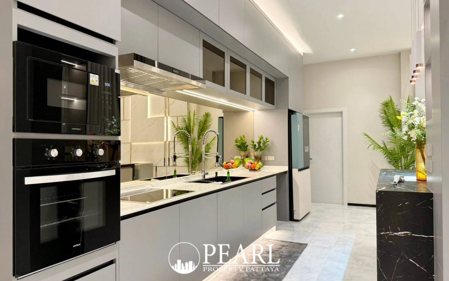 5 Bedroom House for Sale in AVANI Pool Villa master bedroom