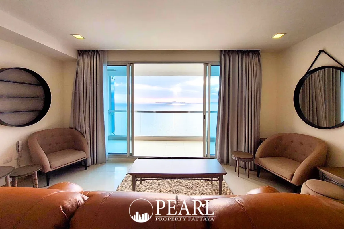 2 Bedroom Condo for Sale at Palm Wongamat master bedroom with en-suite bathroom