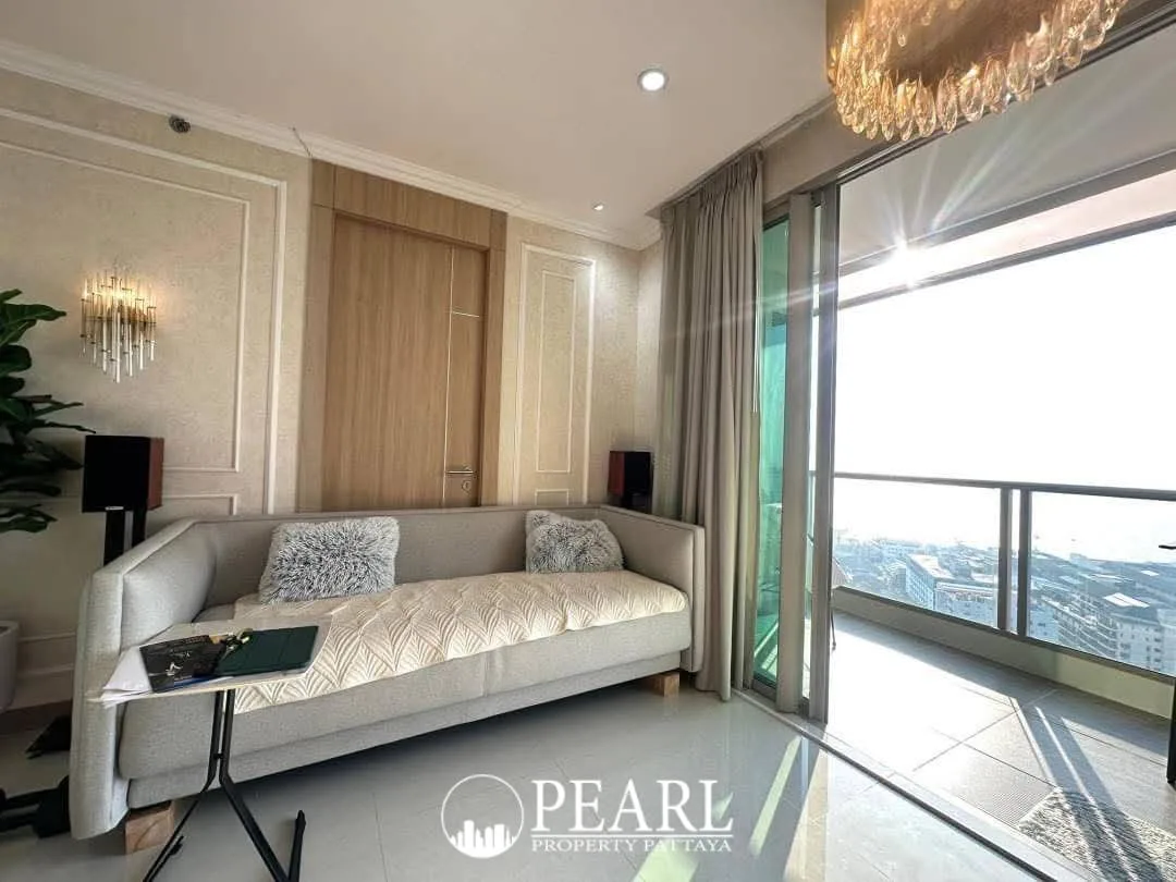 2 Bedroom Condo for Sale in The Riviera Jomtien second bedroom with natural light