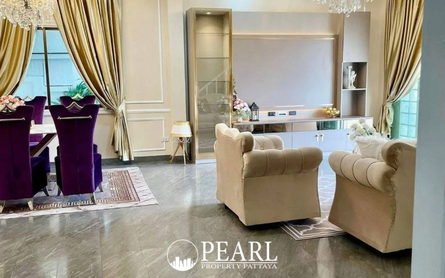 5 Bedroom Villa for Sale in Bang Lamung modern fully-equipped kitchen