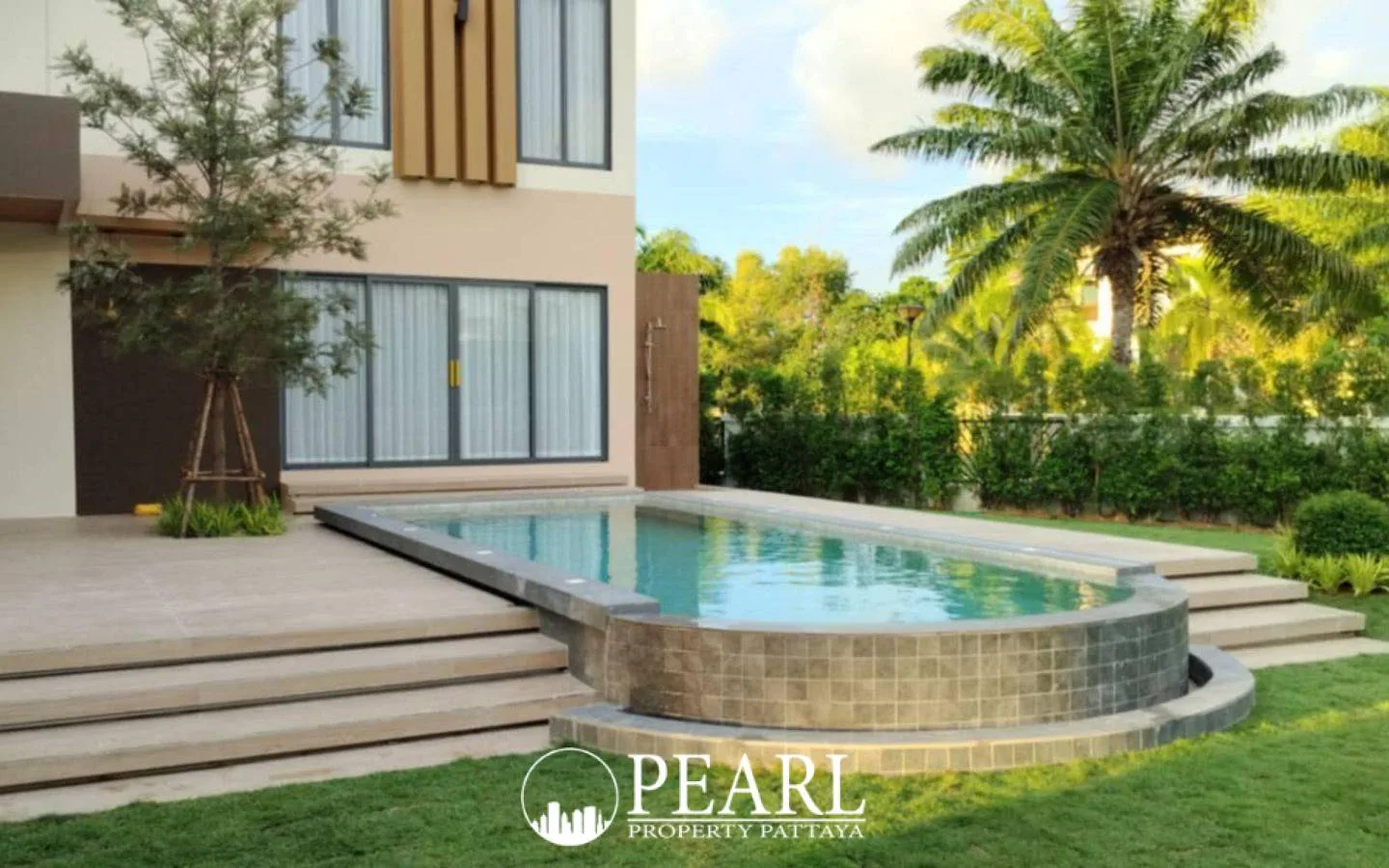 4 Bedroom Villa for Sale in Nong Prue private swimming pool