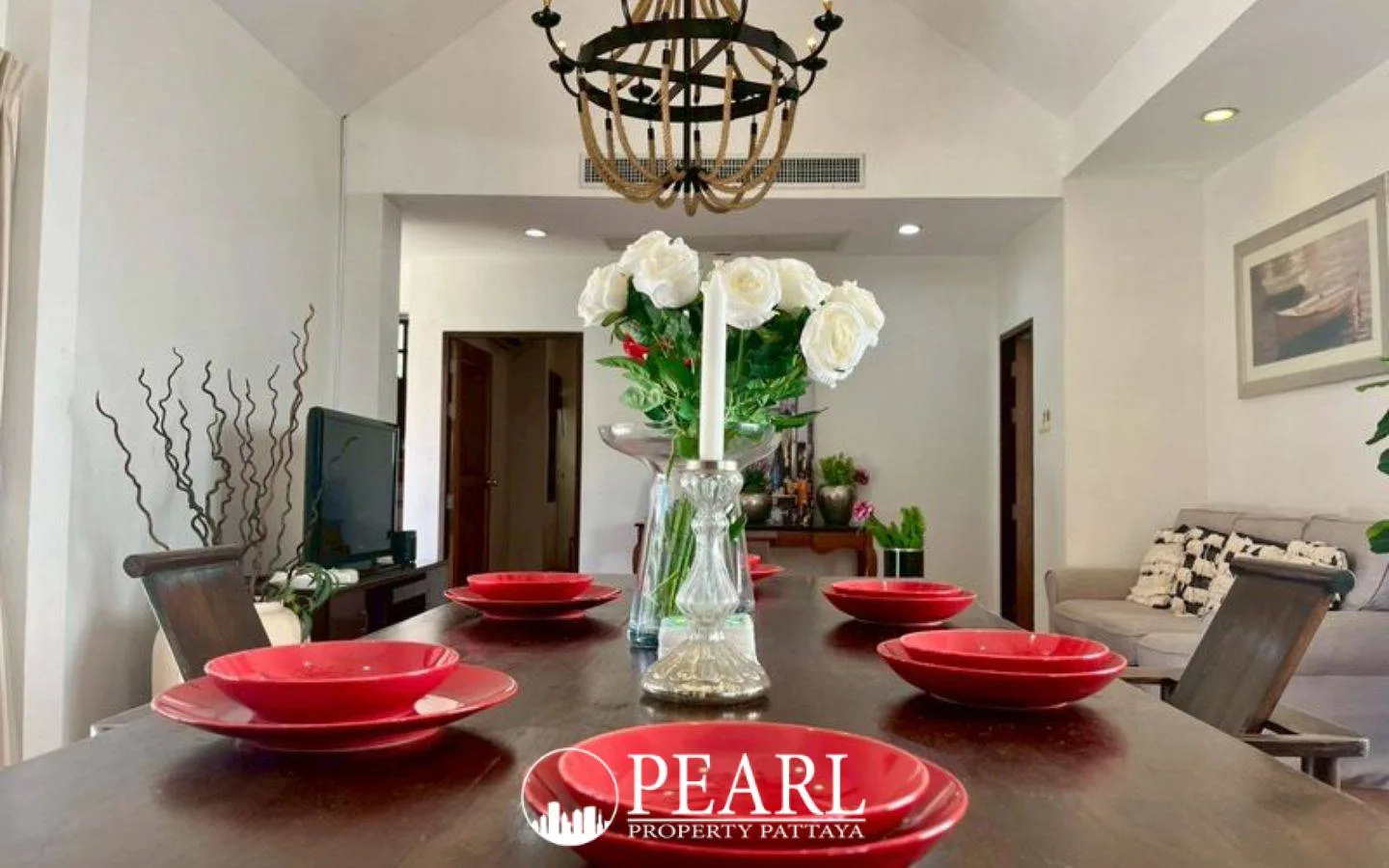 4 Bedroom House for Sale in Chateau Dale master bedroom with ensuite