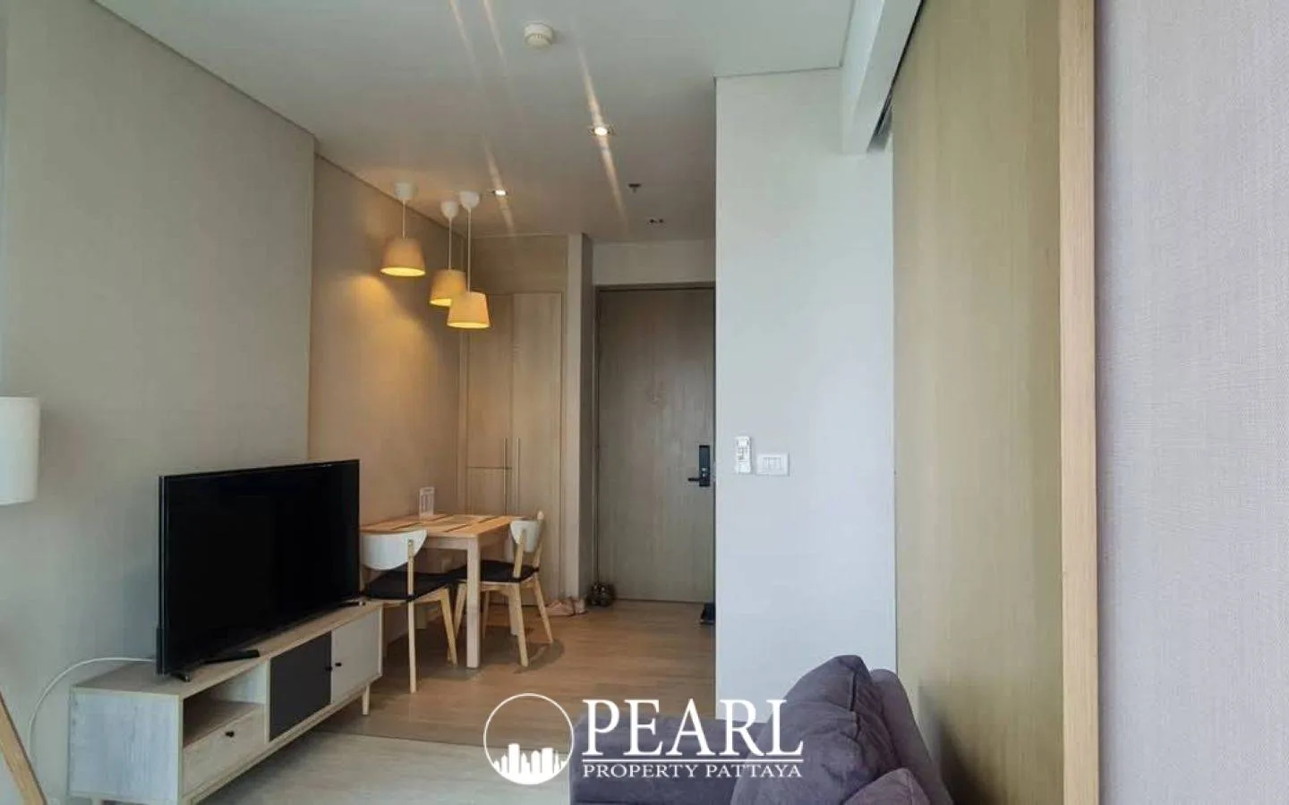 1 Bedroom Condo for Sale in Veranda Residence Pattaya modern bathroom