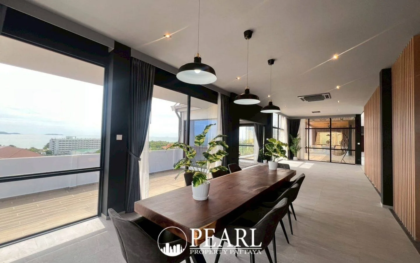 4 Bedroom Condo for Sale in Sombat Condo View second bedroom with city views