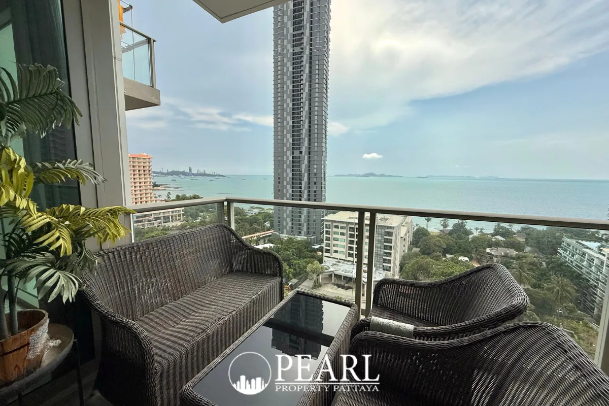 2 Bedroom Condo for Sale in The Riviera Wongamat spacious balcony
