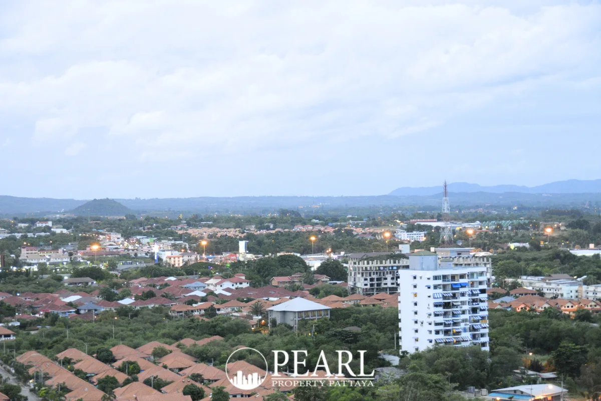 1 Bedroom Condo for Rent in The Riviera Jomtien bathroom with shower