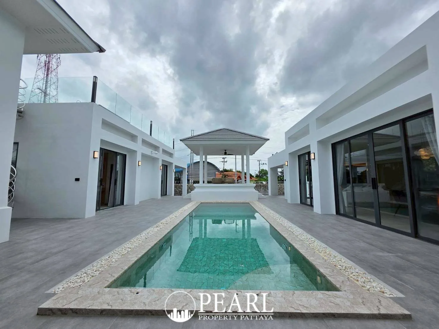 5 Bedroom House for Sale in Paradise Villa 1 & 2 modern kitchen with island