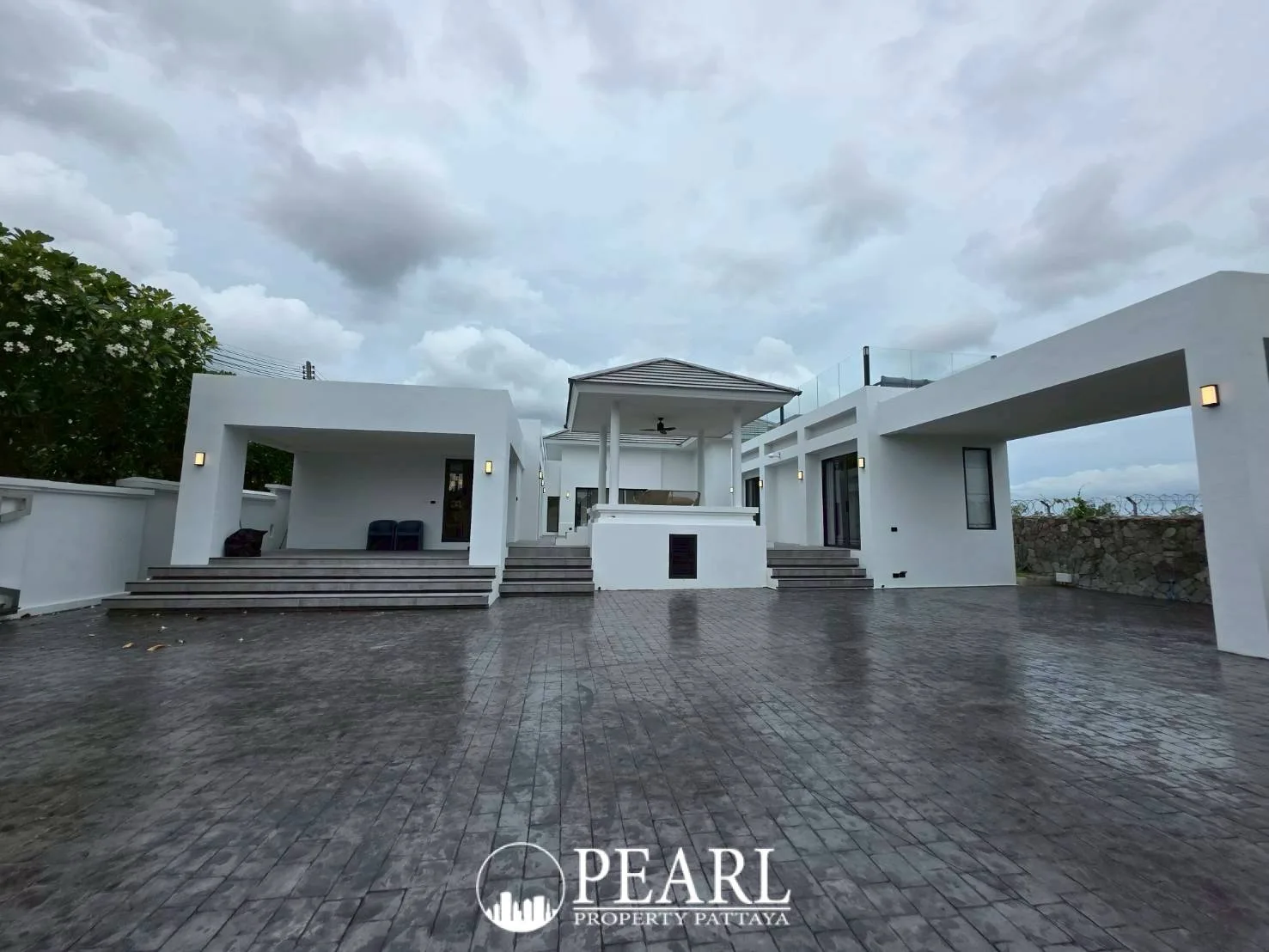 5 Bedroom House for Sale in Paradise Villa 1 & 2 private swimming pool