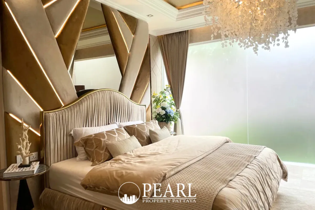 2 Bedroom Condo for Sale in The Riviera Malibu second bedroom with twin beds and natural light