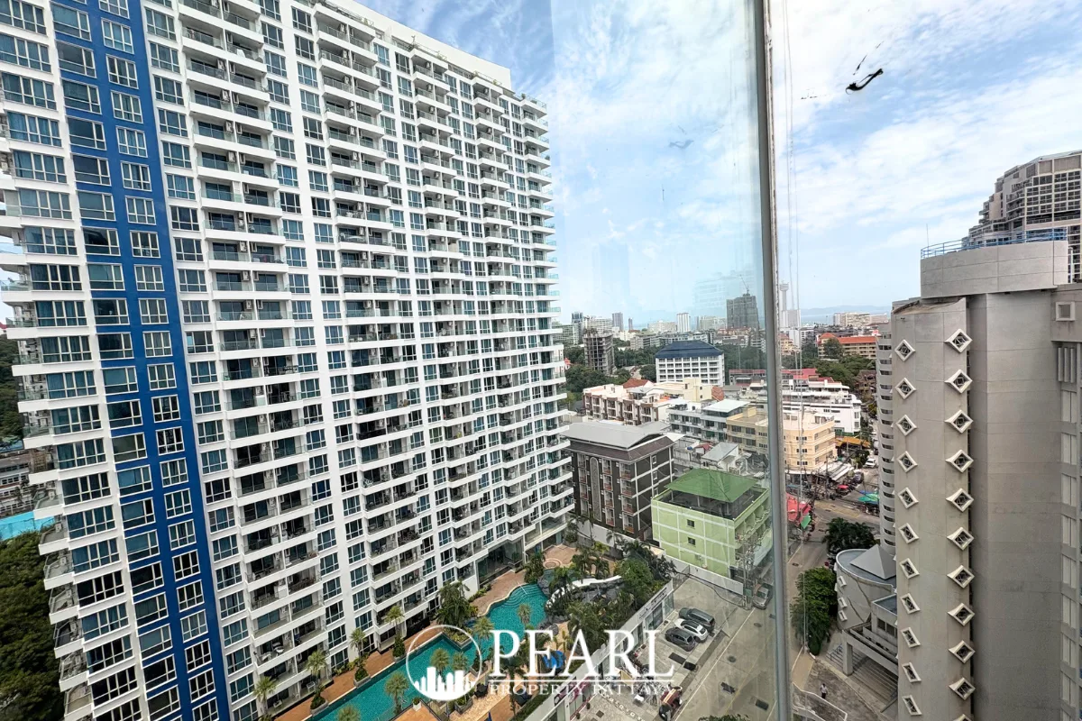 1 Bedroom Condo for Sale in The Cloud balcony with city views