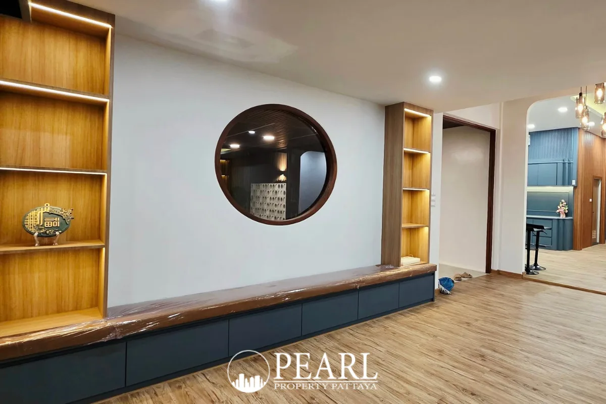 3 Bedroom House for Sale in Pattaya Tower spacious living room with modern furniture