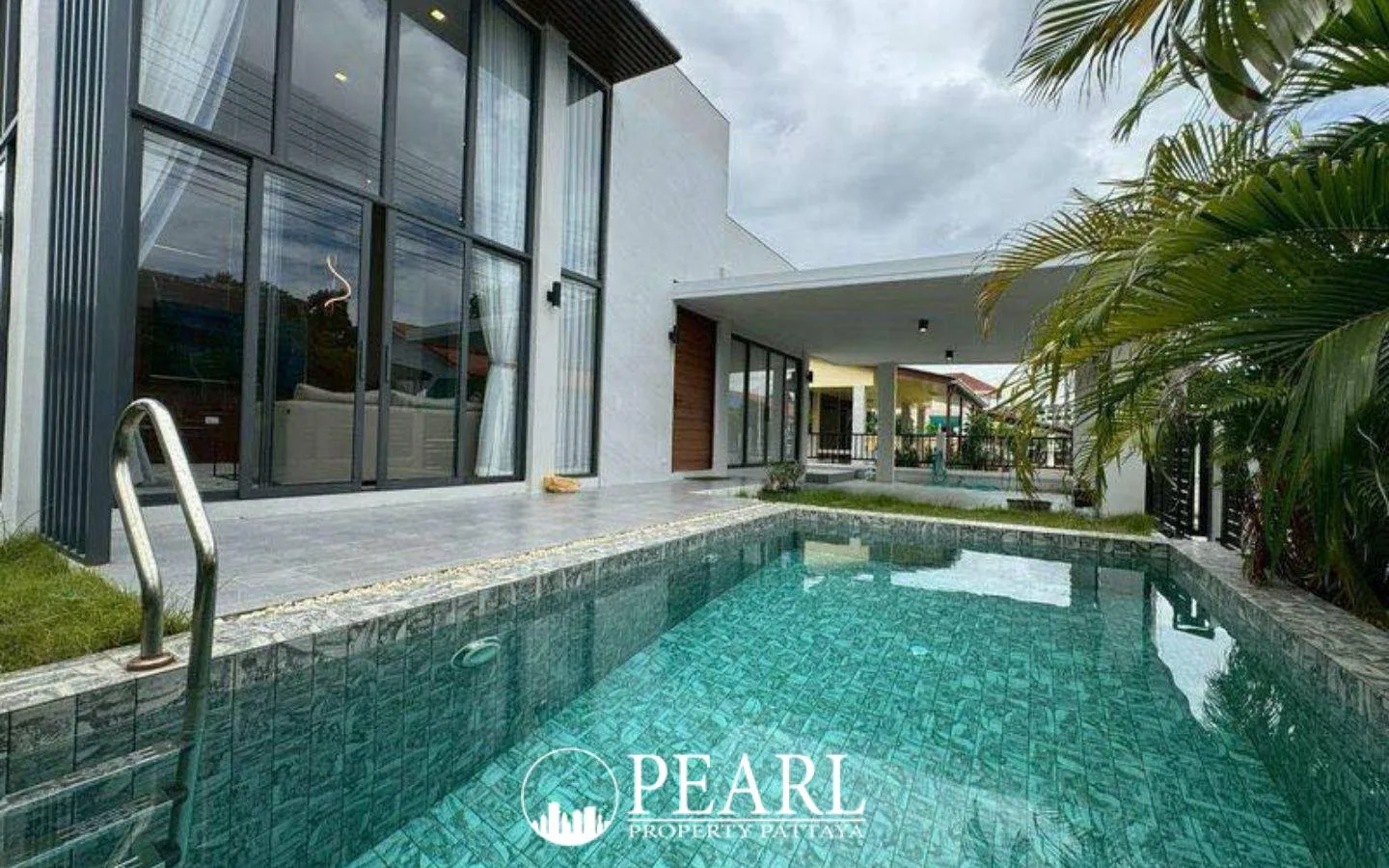 3 Bedroom House for Sale in Thamber Private Pool Villa private swimming pool