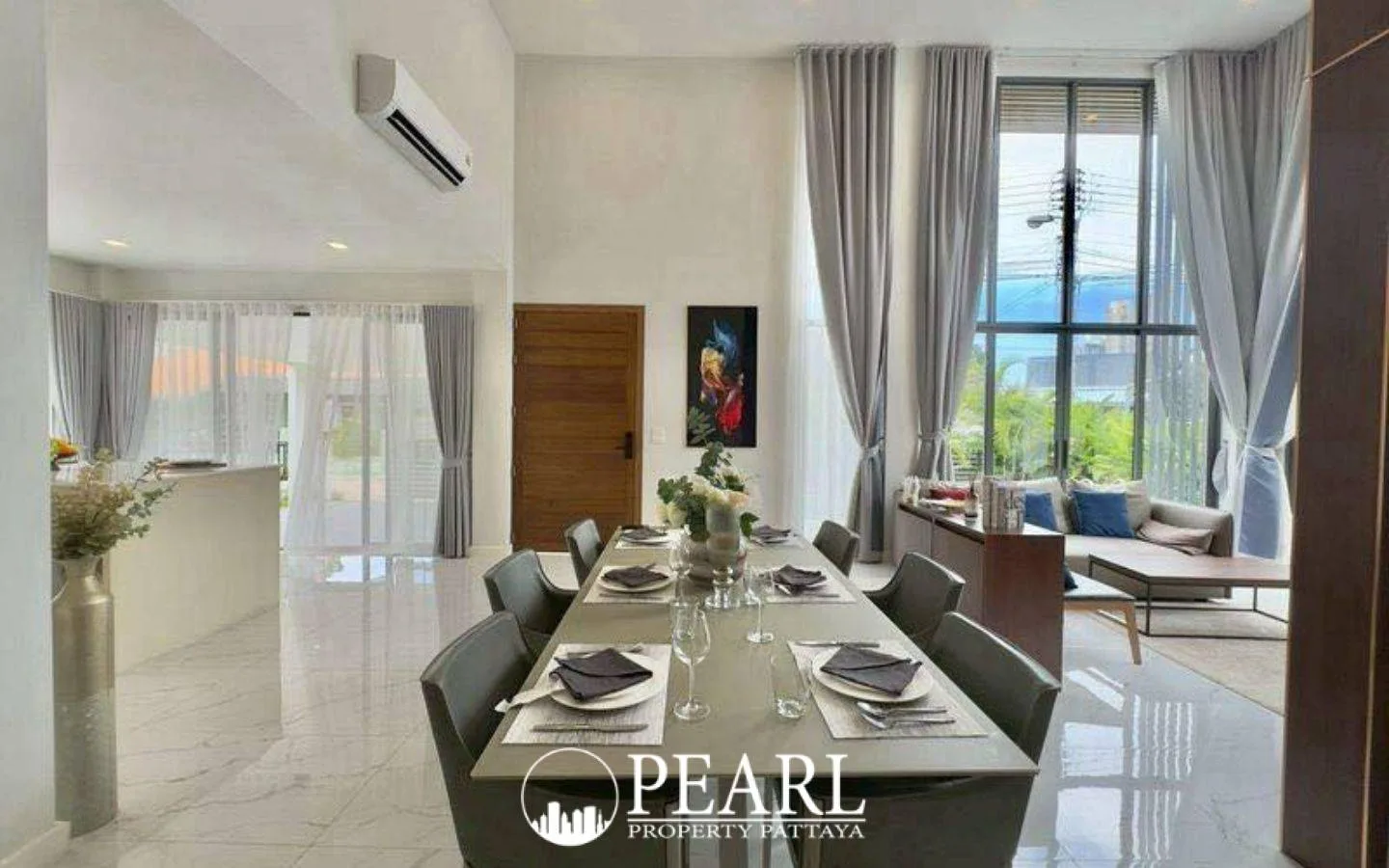 3 Bedroom House for Sale in Thamber Private Pool Villa master bedroom with ensuite