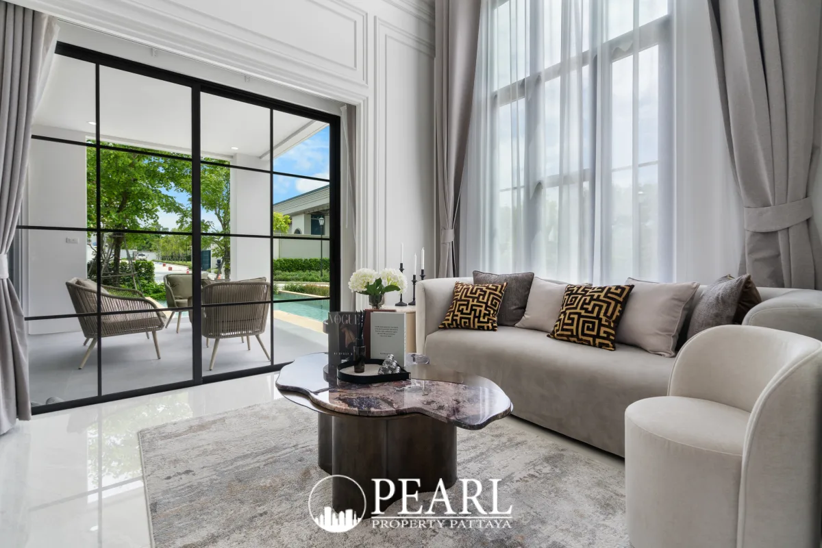 4 Bedroom House for Sale in The Palm Grandio's luxurious en-suite bathroom