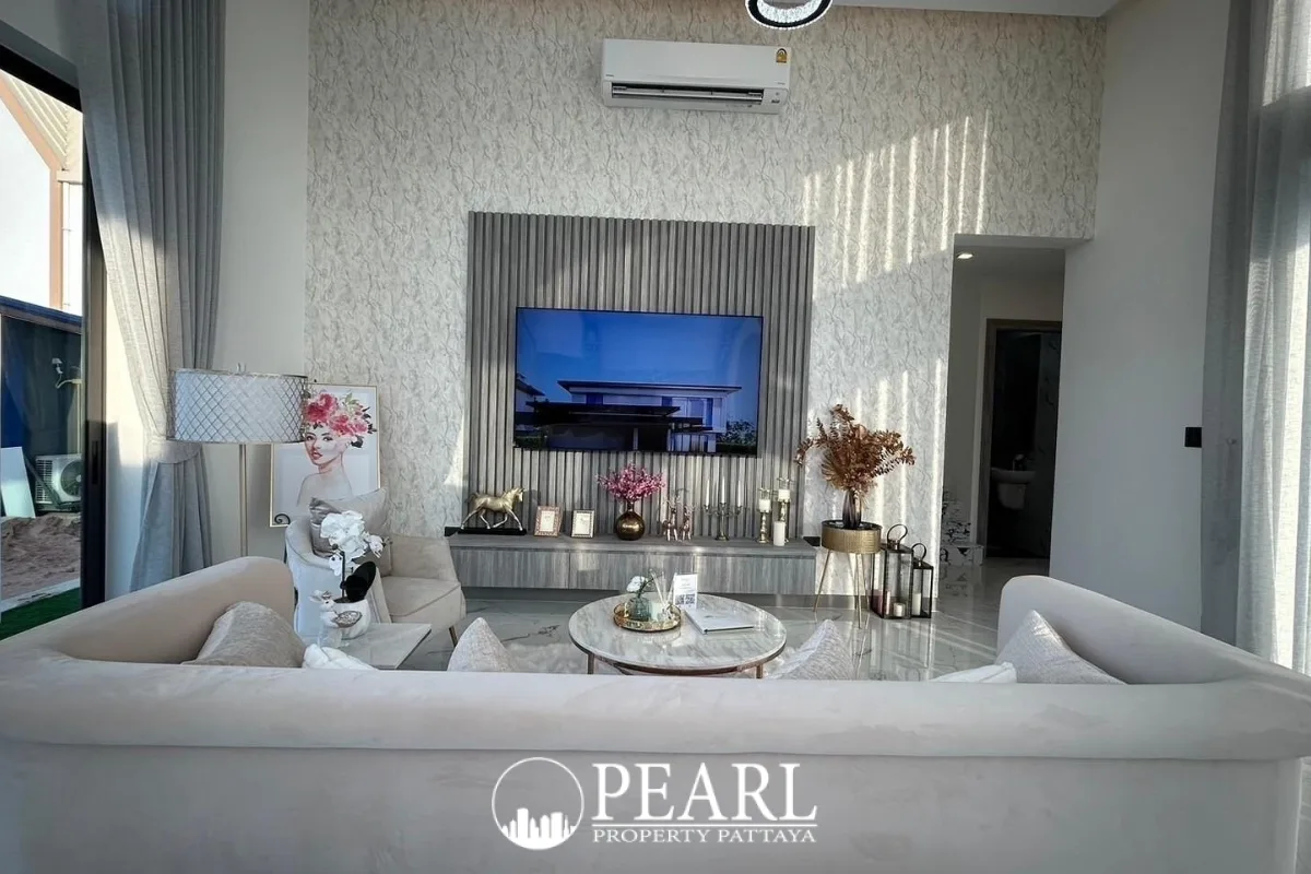 3 Bedroom Villa for Sale in Nong Prue private swimming pool