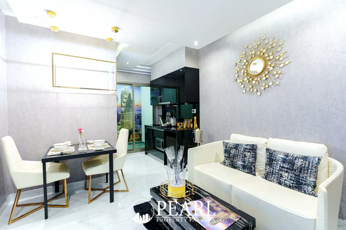 1 Bedroom Condo for Sale in Grand Solaire Pattaya spacious living room with modern furniture