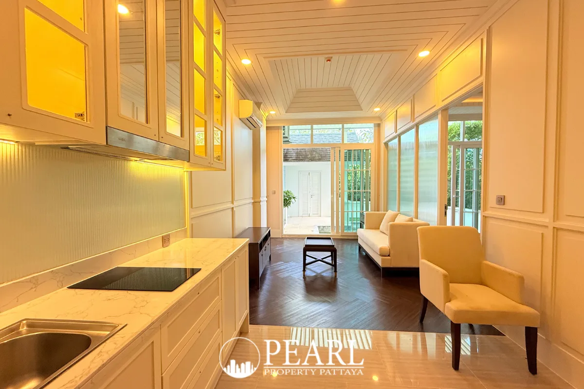 1 Bedroom Condo for Sale in The Grand Pattaya private balcony with city view