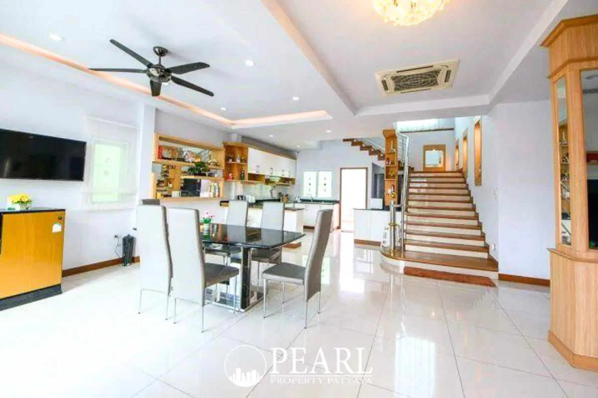5 Bedroom House for Sale in Suksabai Villa modern kitchen with island