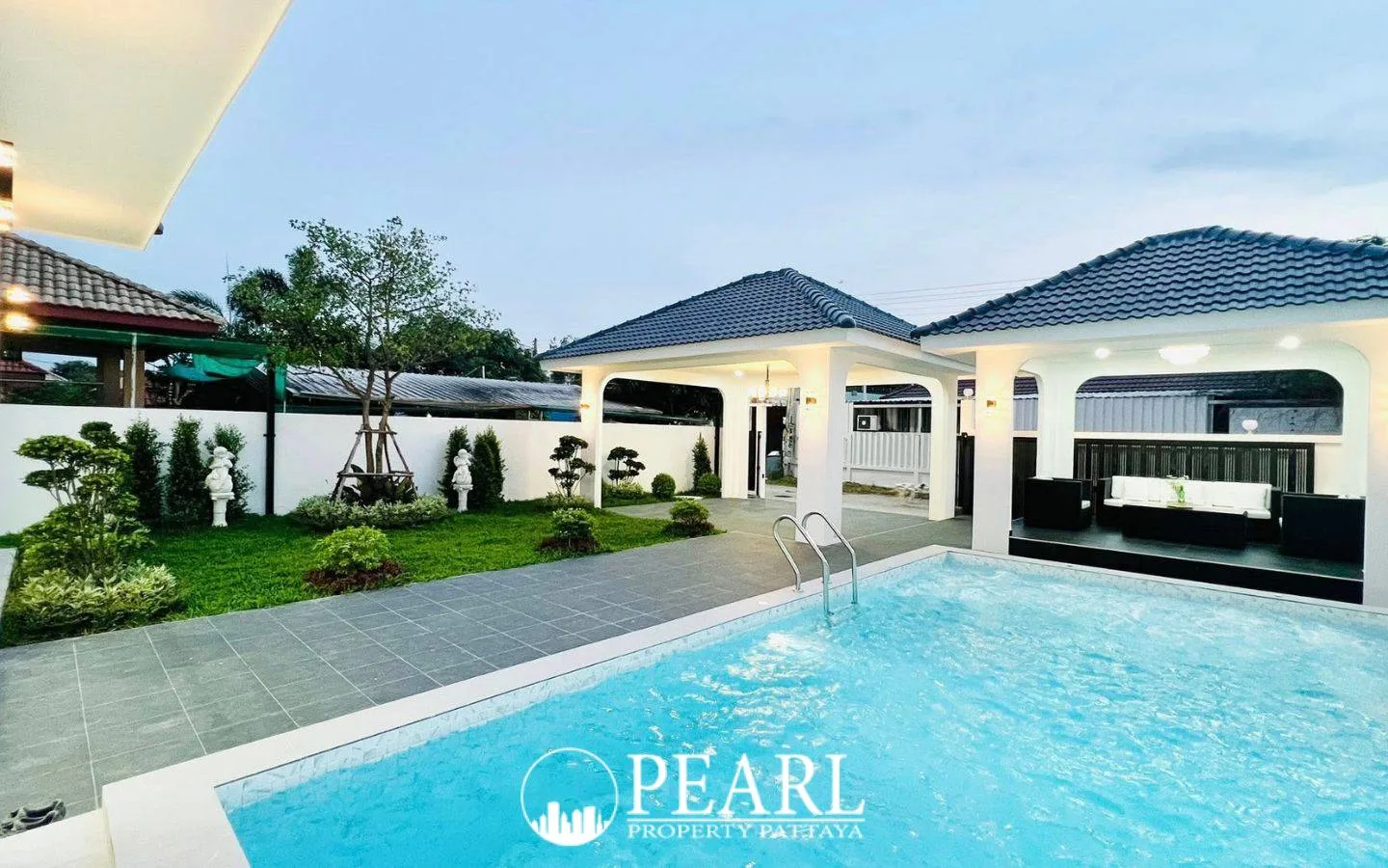 3 Bedroom House for Sale in Thamber Private Pool Villa private swimming pool