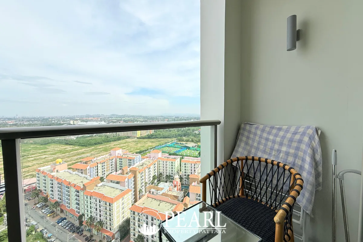 1 Bedroom Condo for Sale in Riviera Monaco private balcony overlooking Pattaya