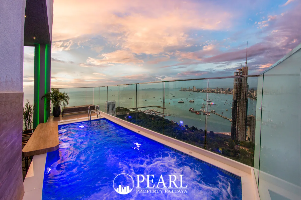 2 Bedroom Condo for Sale in Sky Residences Pattaya second bedroom with twin beds