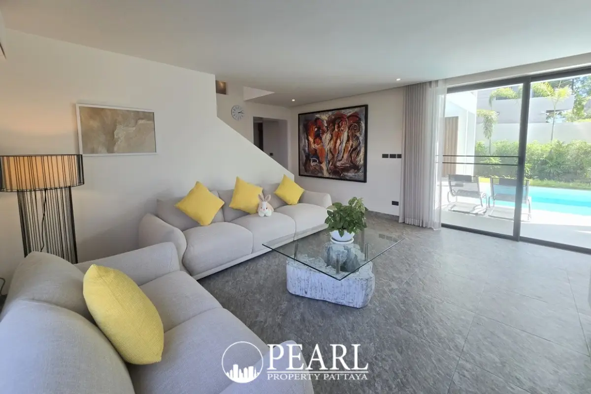 4 Bedroom House for Sale in The Lakes Pool Villa fully equipped kitchen with island