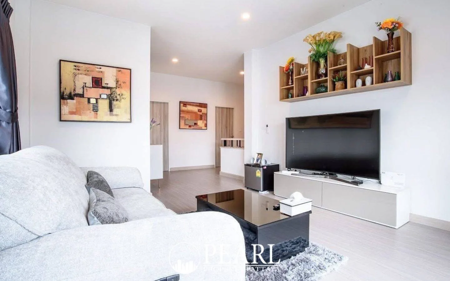 4 Bedroom House for Sale in Patta Ville modern kitchen with island