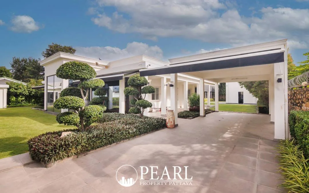 2 Bedroom House for Sale in L Pattaya exterior view