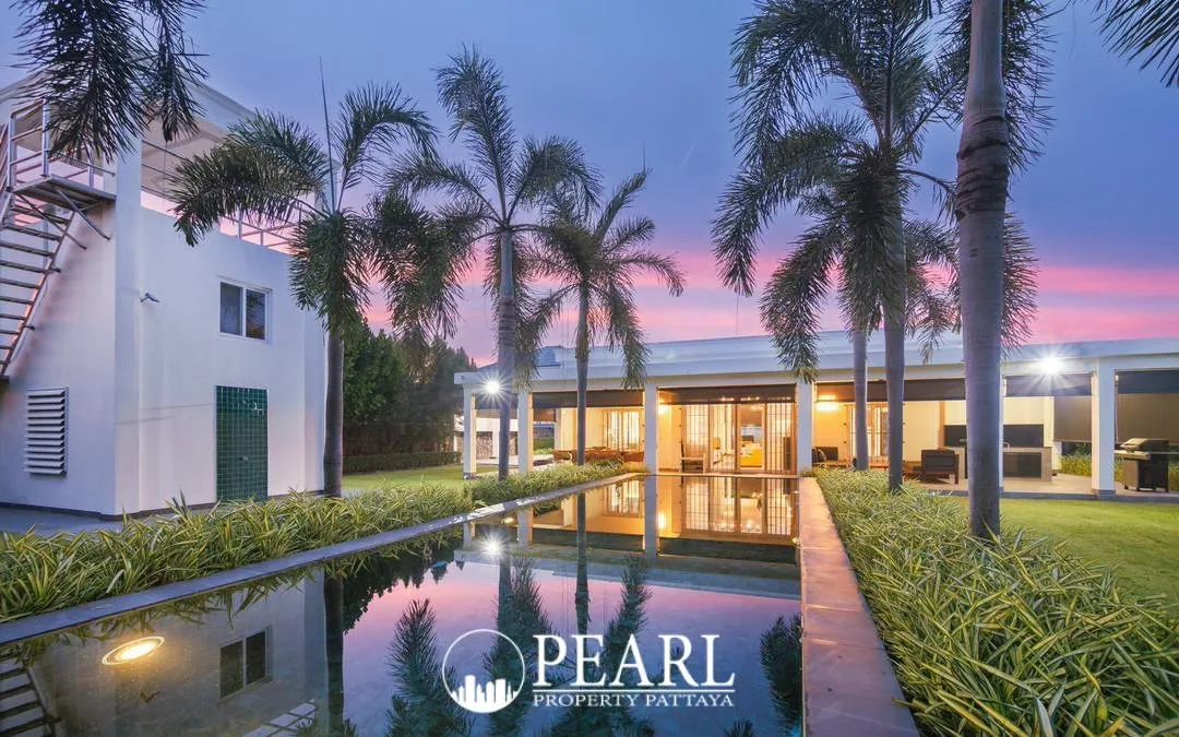 2 Bedroom House for Sale in L Pattaya master bedroom