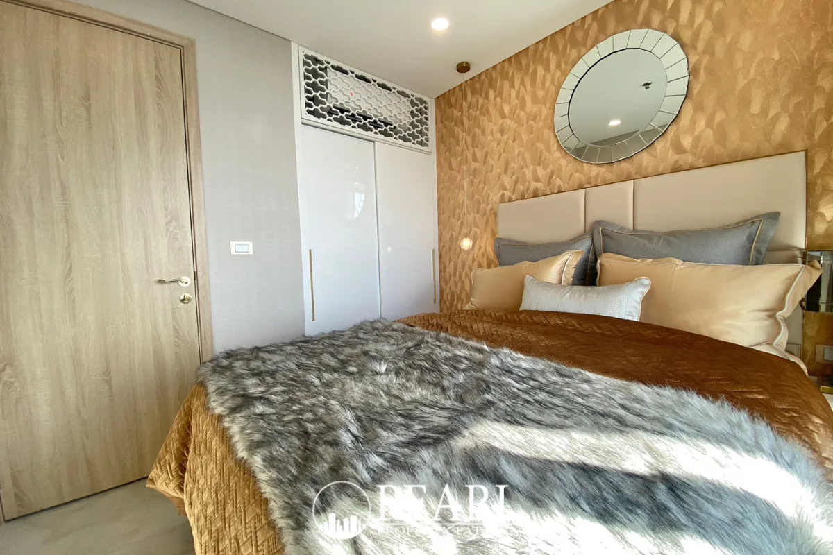 1 Bedroom Condo for Sale in Copacabana Beach Jomtien modern bathroom with shower